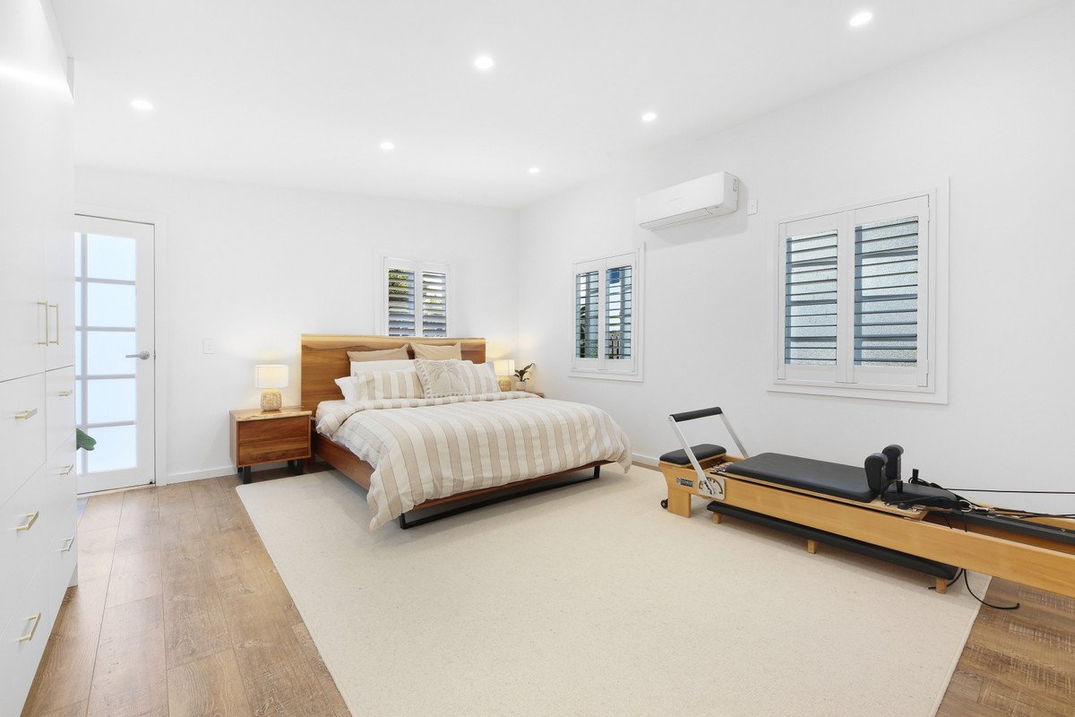 18 Twenty Fourth Avenue PALM BEACH 13