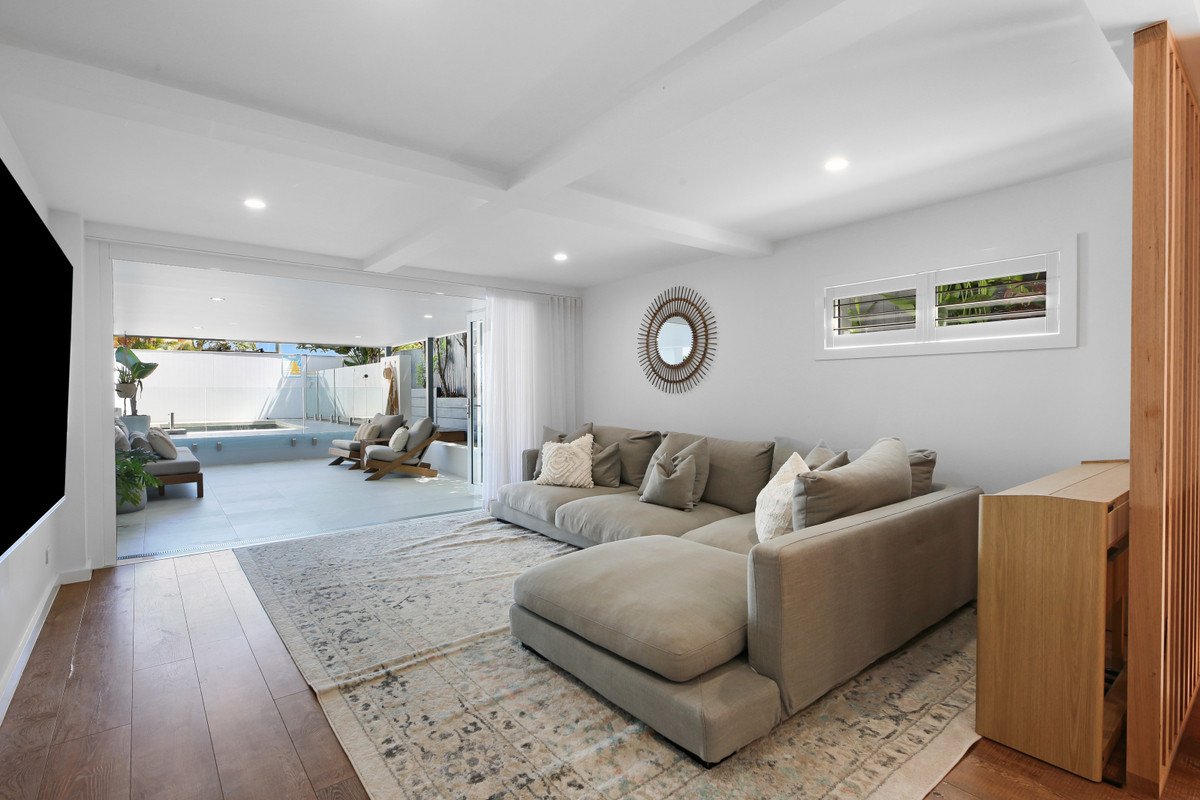 18 Twenty Fourth Avenue PALM BEACH 15