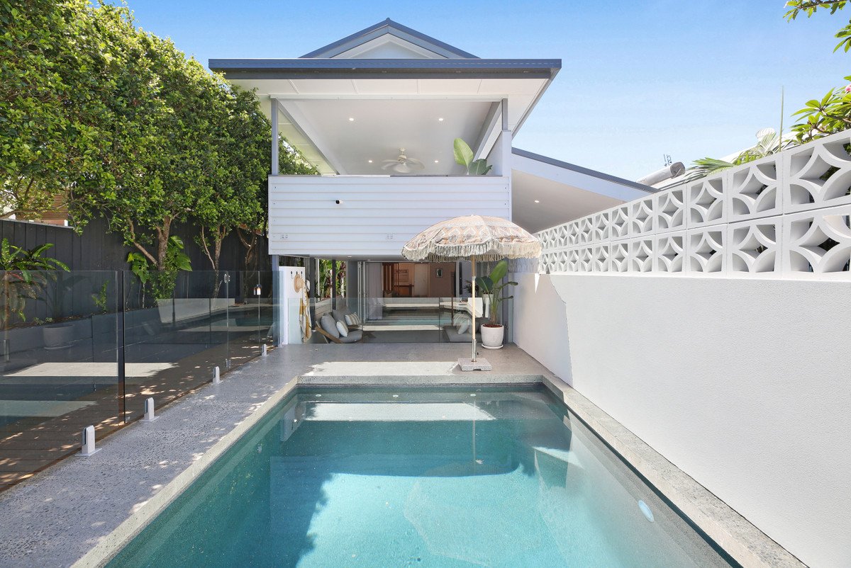 18 Twenty Fourth Avenue PALM BEACH 17