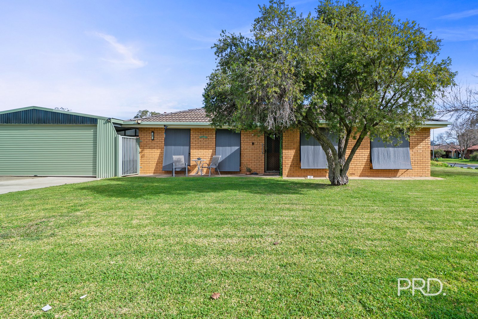 18 Undurra Drive GLENFIELD PARK 1