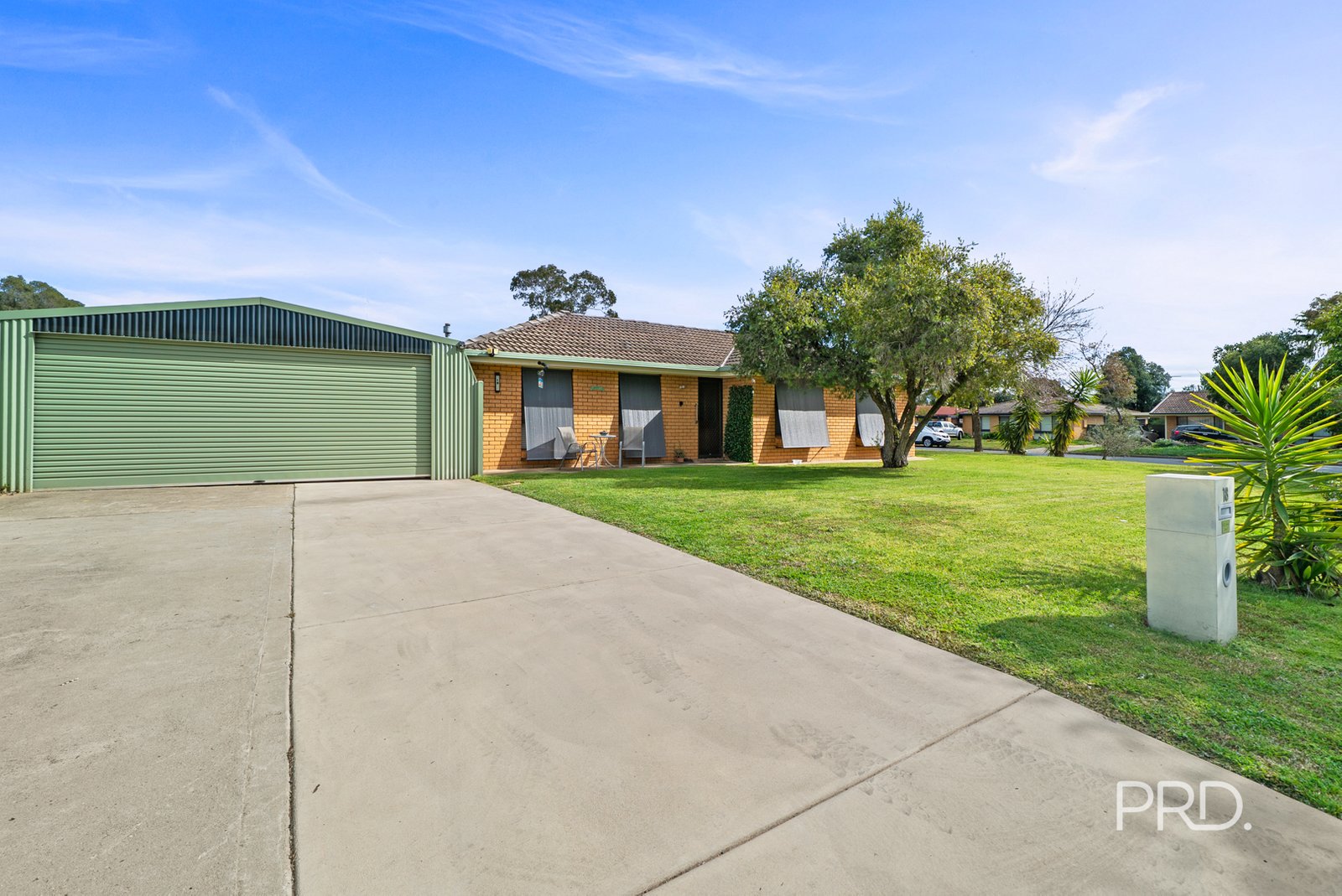 18 Undurra Drive GLENFIELD PARK 2