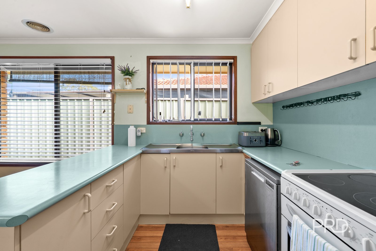 18 Undurra Drive GLENFIELD PARK 4