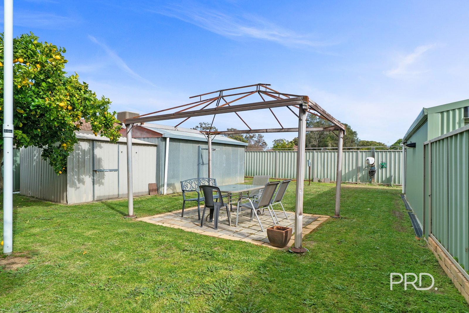 18 Undurra Drive GLENFIELD PARK 13