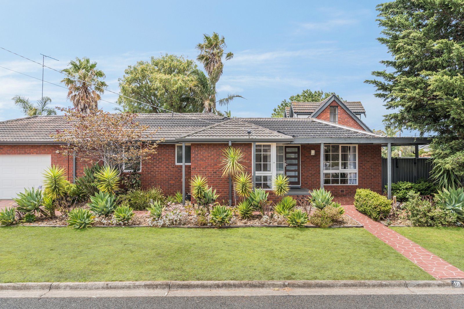 Gallery: 18 Upton Court