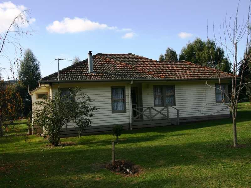18 Urquhart Street GORDON 8