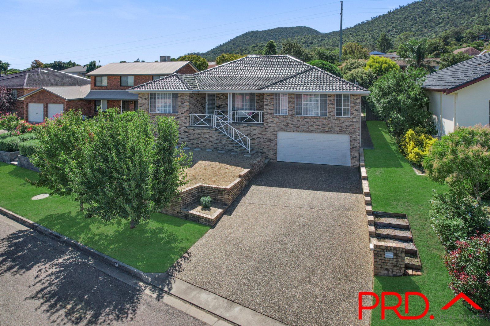 18 Valley Drive TAMWORTH 2