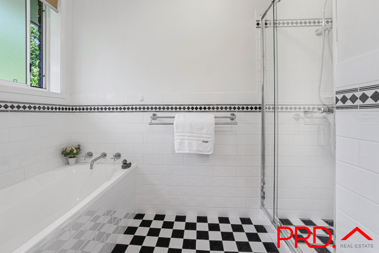 18 Valley Drive TAMWORTH 11