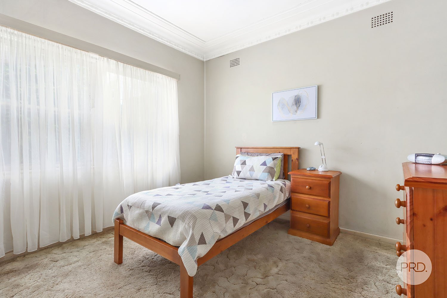 18 Vanessa Street BEVERLY HILLS 9