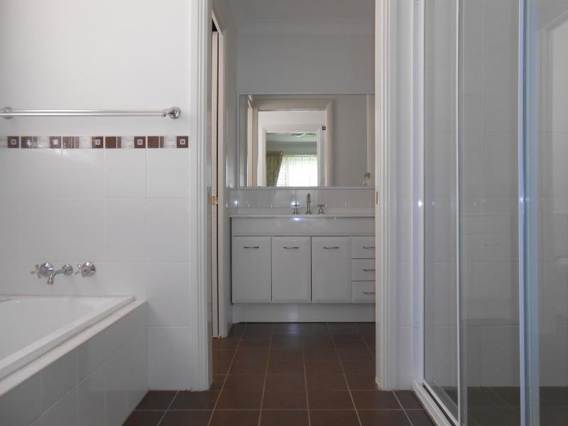 18 Ventnor Drive TAMWORTH 5