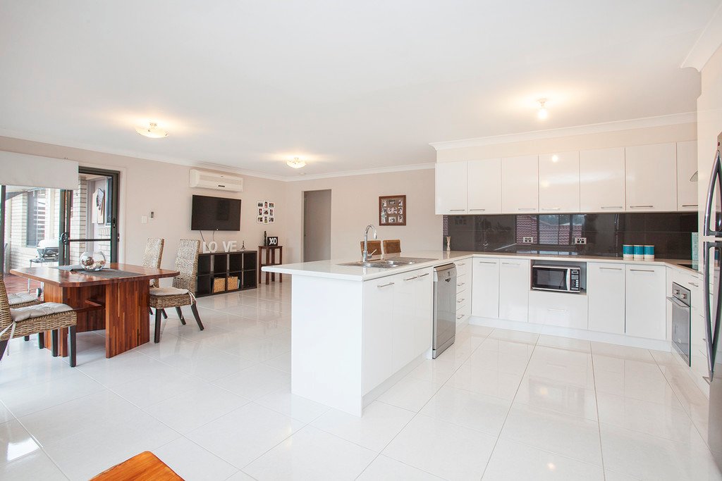 18 Ventura Close RUTHERFORD 4