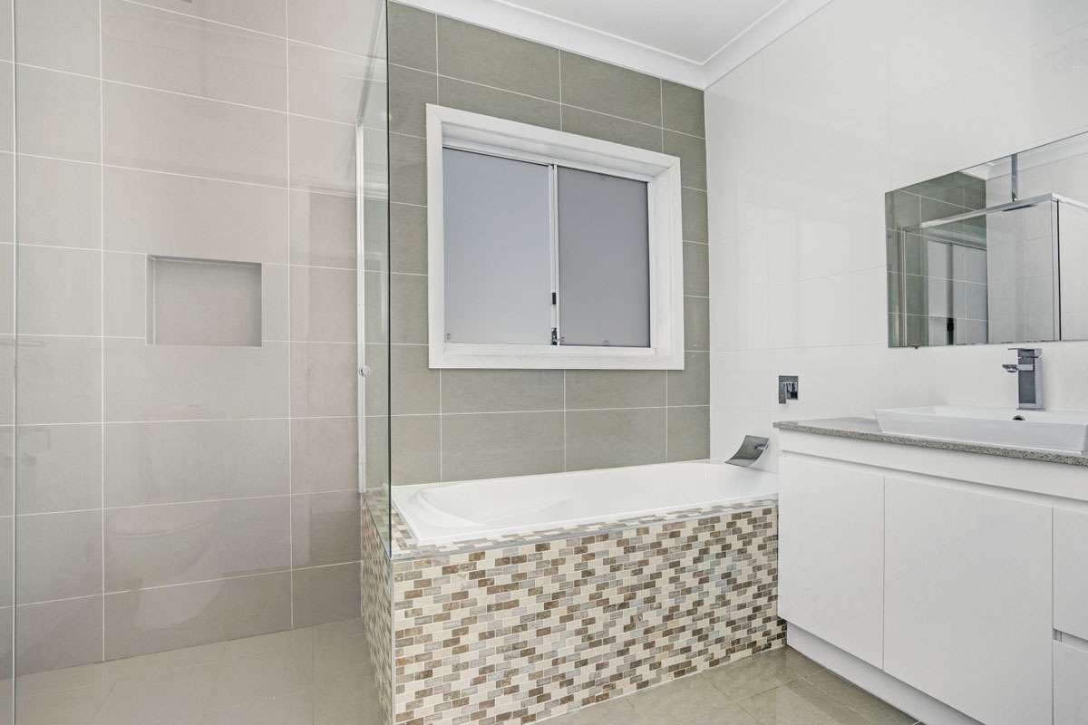 1/8 VIne Street BRANXTON 8