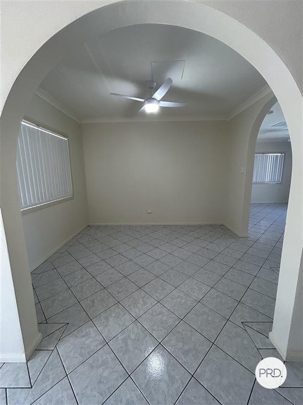 18 Volute Street SHOAL POINT 6