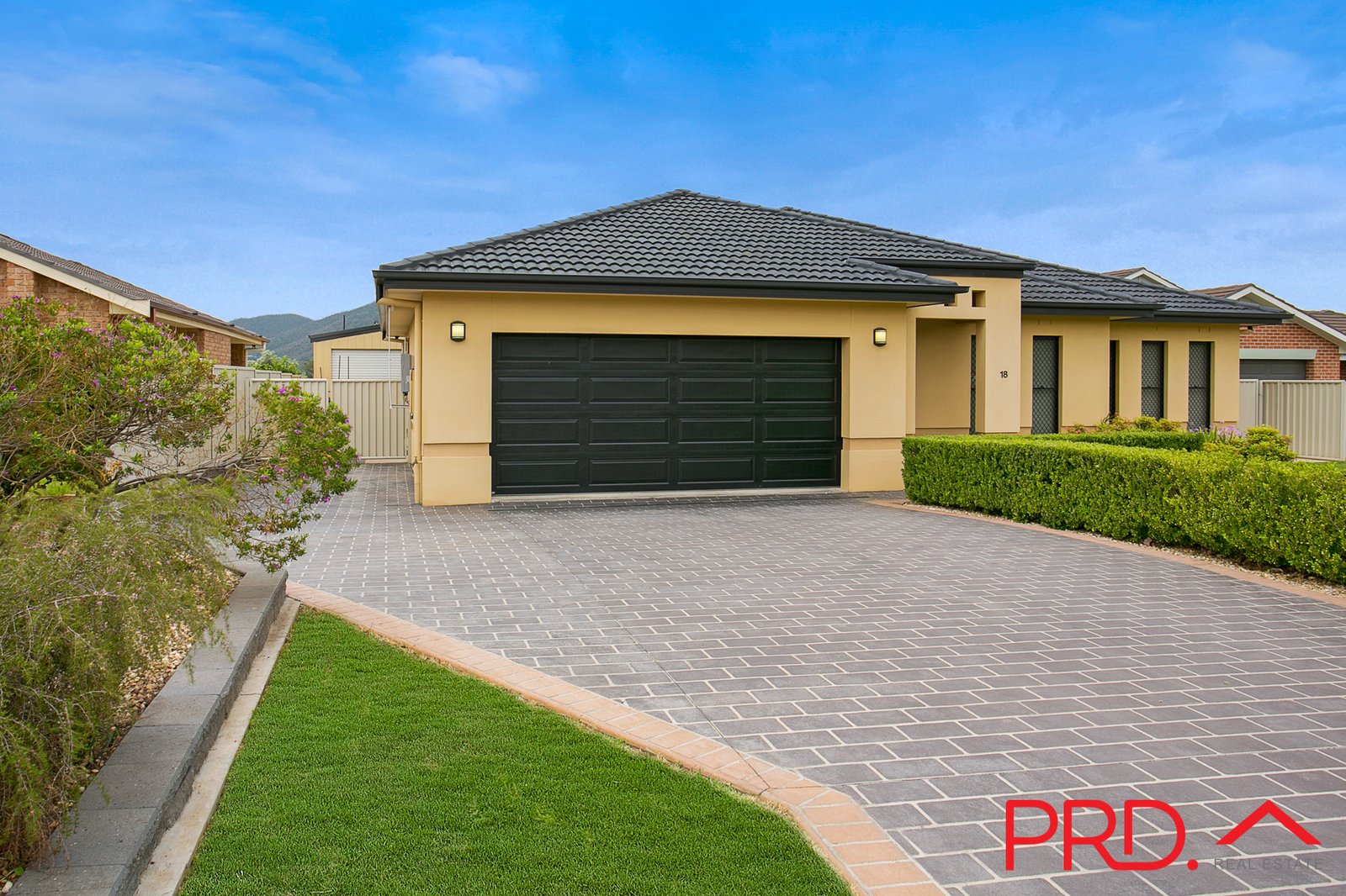 18 Warrah Drive TAMWORTH 2
