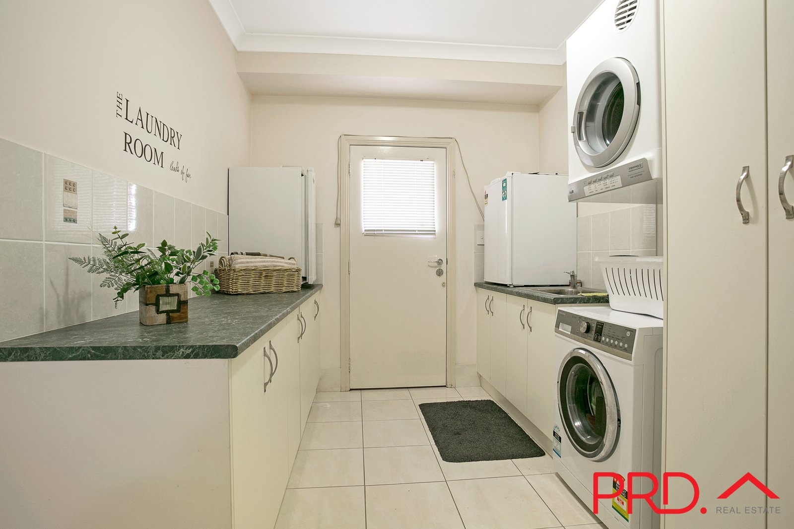 18 Warrah Drive TAMWORTH 22