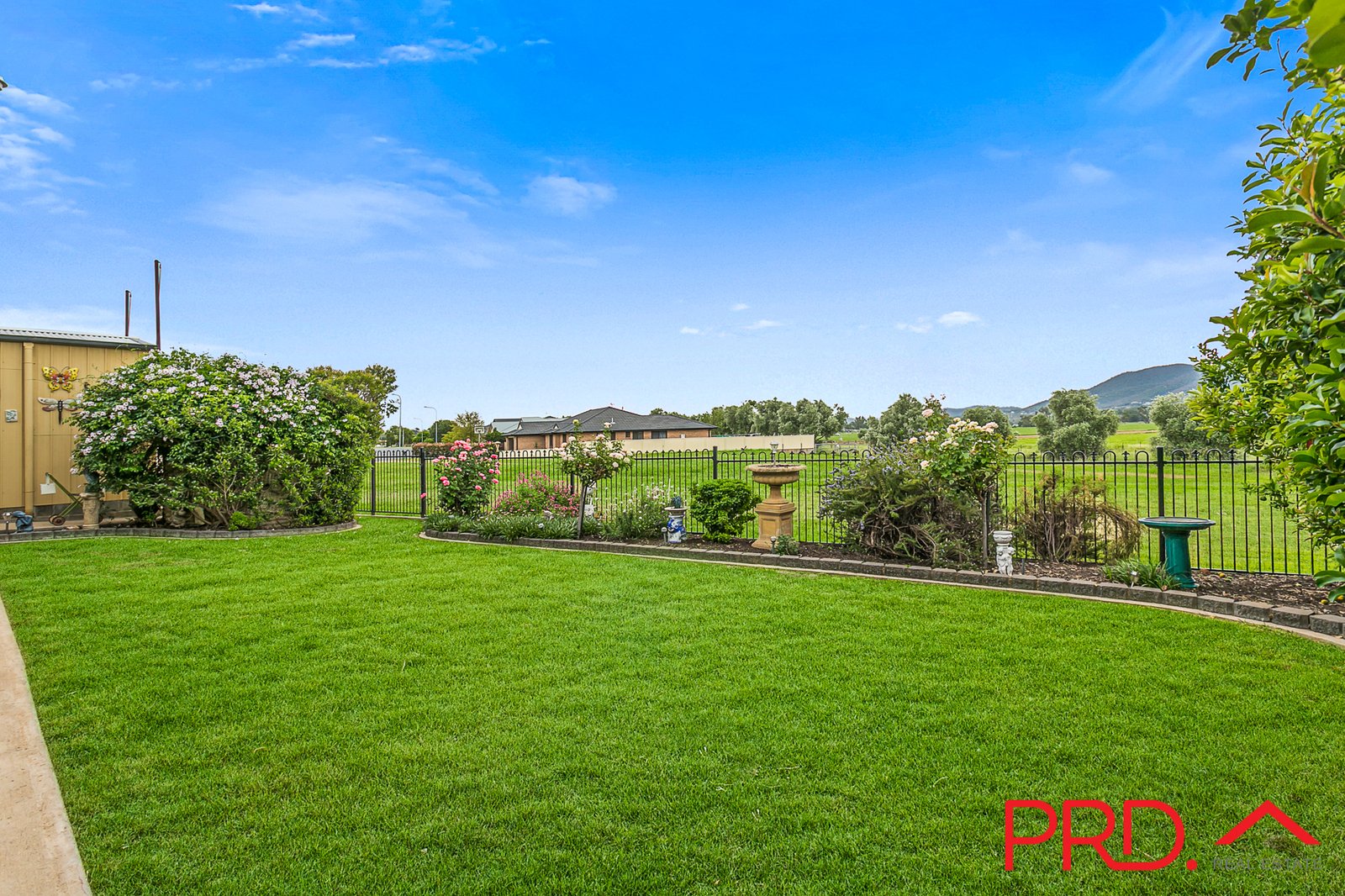 18 Warrah Drive TAMWORTH 24