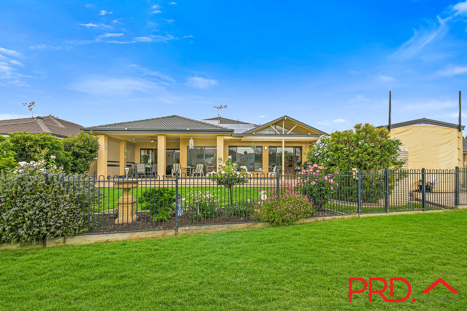 18 Warrah Drive TAMWORTH 28