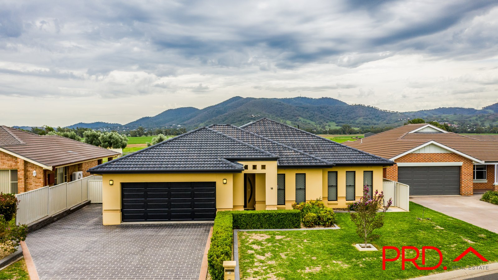 18 Warrah Drive TAMWORTH 29