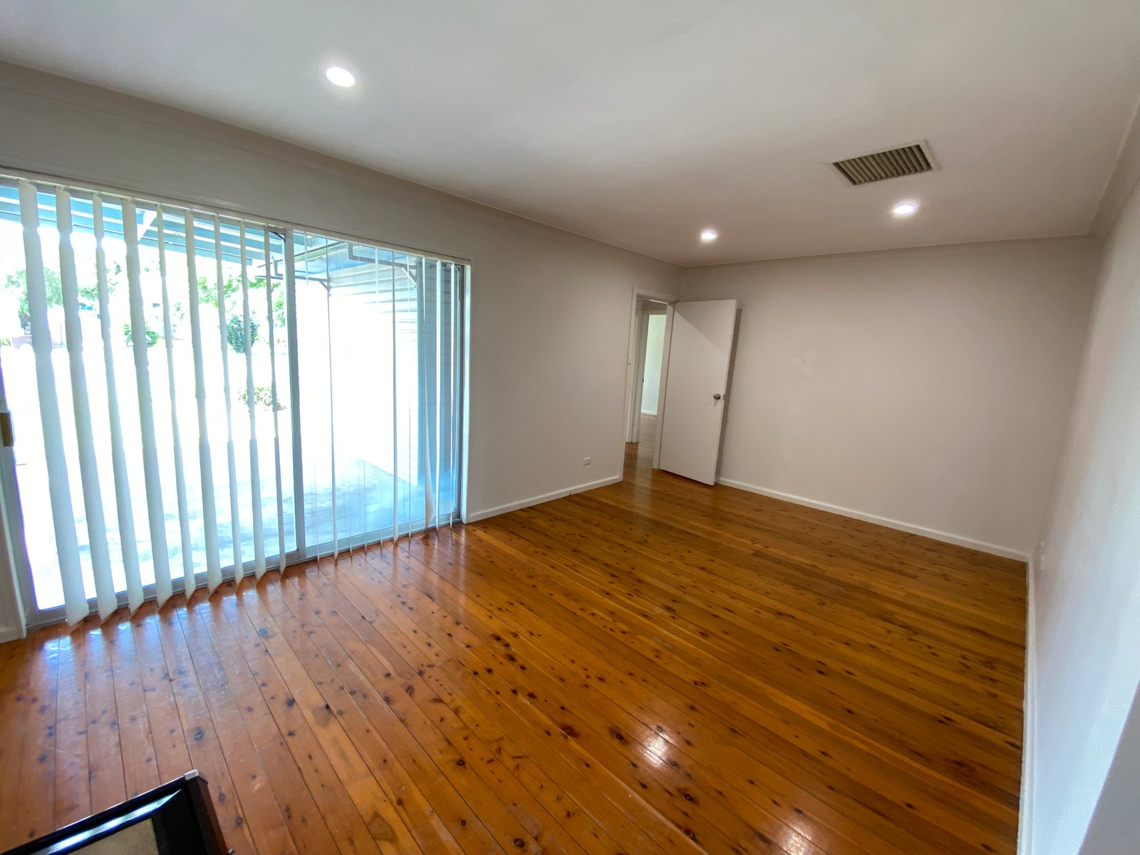 18 Warren Street TAMWORTH 3