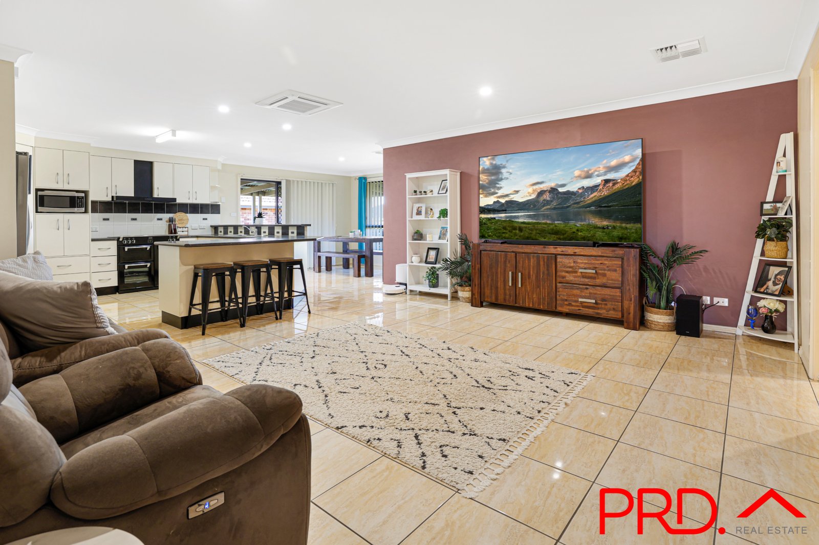 18 Warwick Road TAMWORTH 3