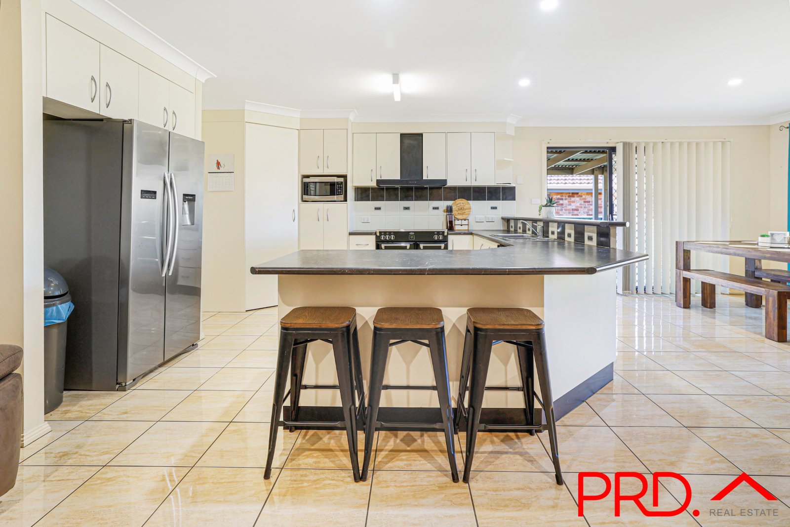 18 Warwick Road TAMWORTH 4