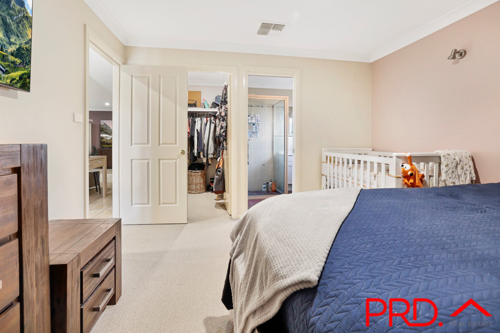 18 Warwick Road TAMWORTH 8