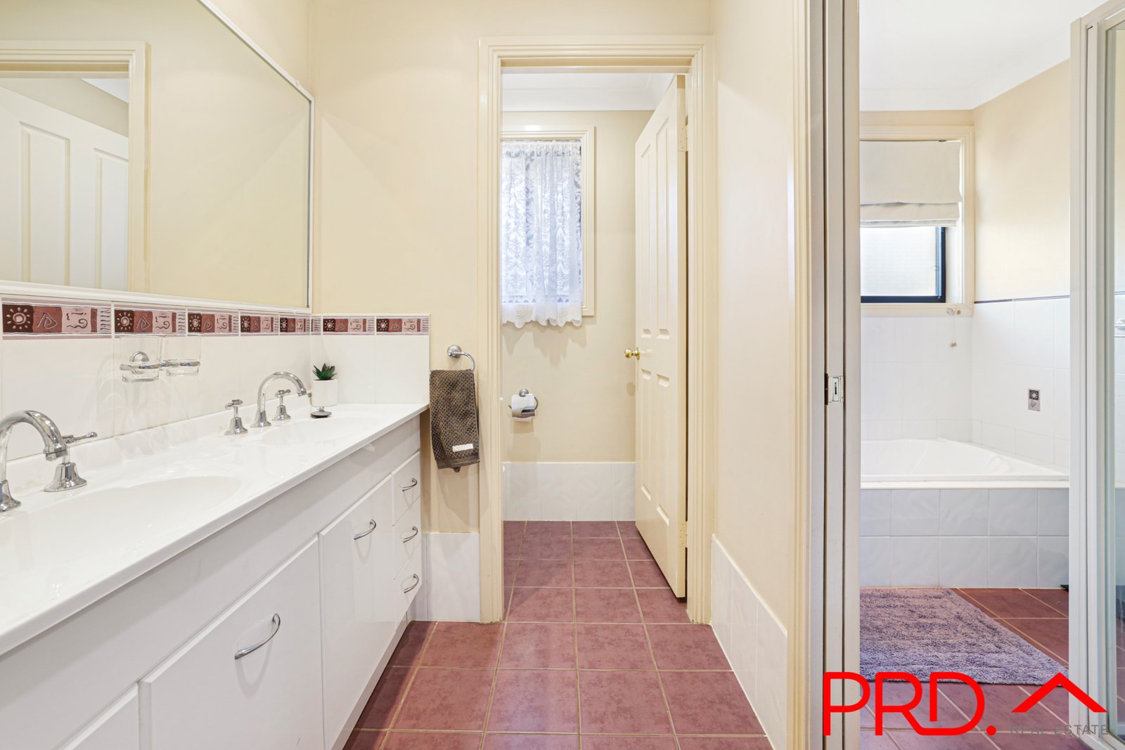 18 Warwick Road TAMWORTH 11