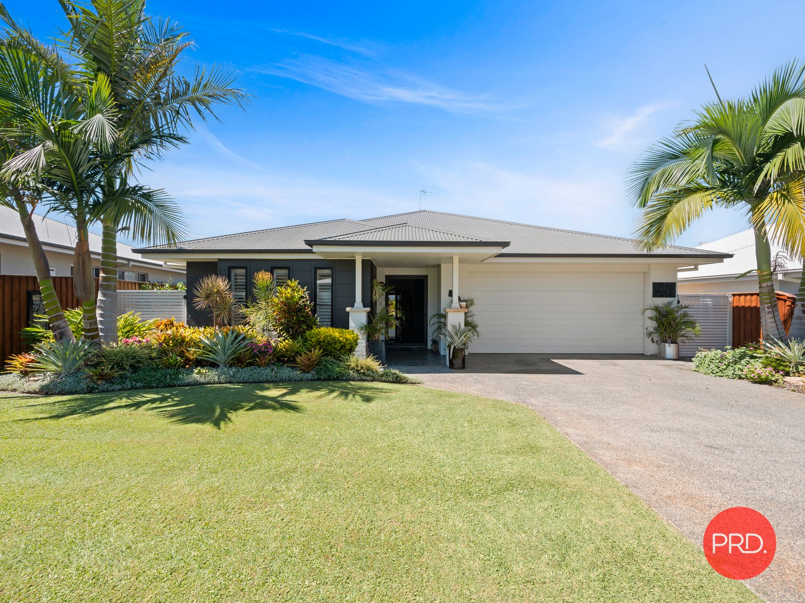 18 Watergum Close SAPPHIRE BEACH 1
