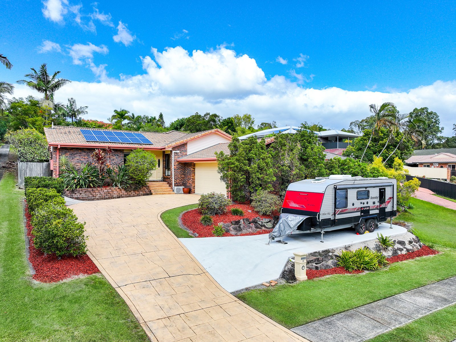 18 Watford Crescent MOLENDINAR 1