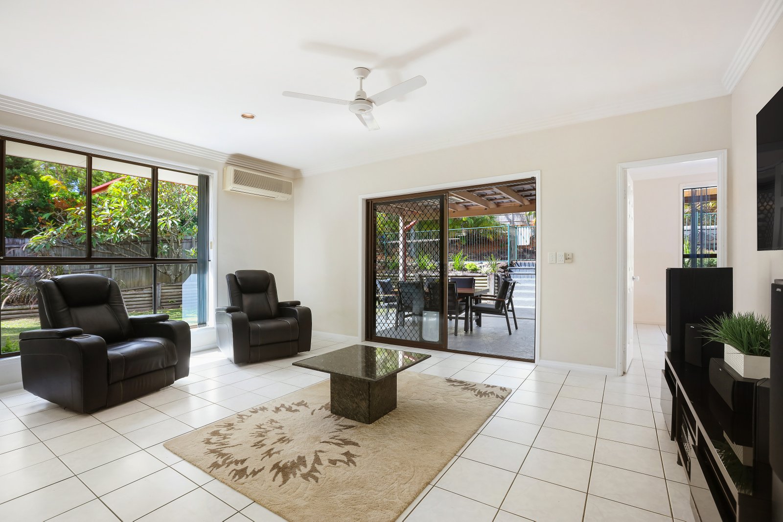 18 Watford Crescent MOLENDINAR 5