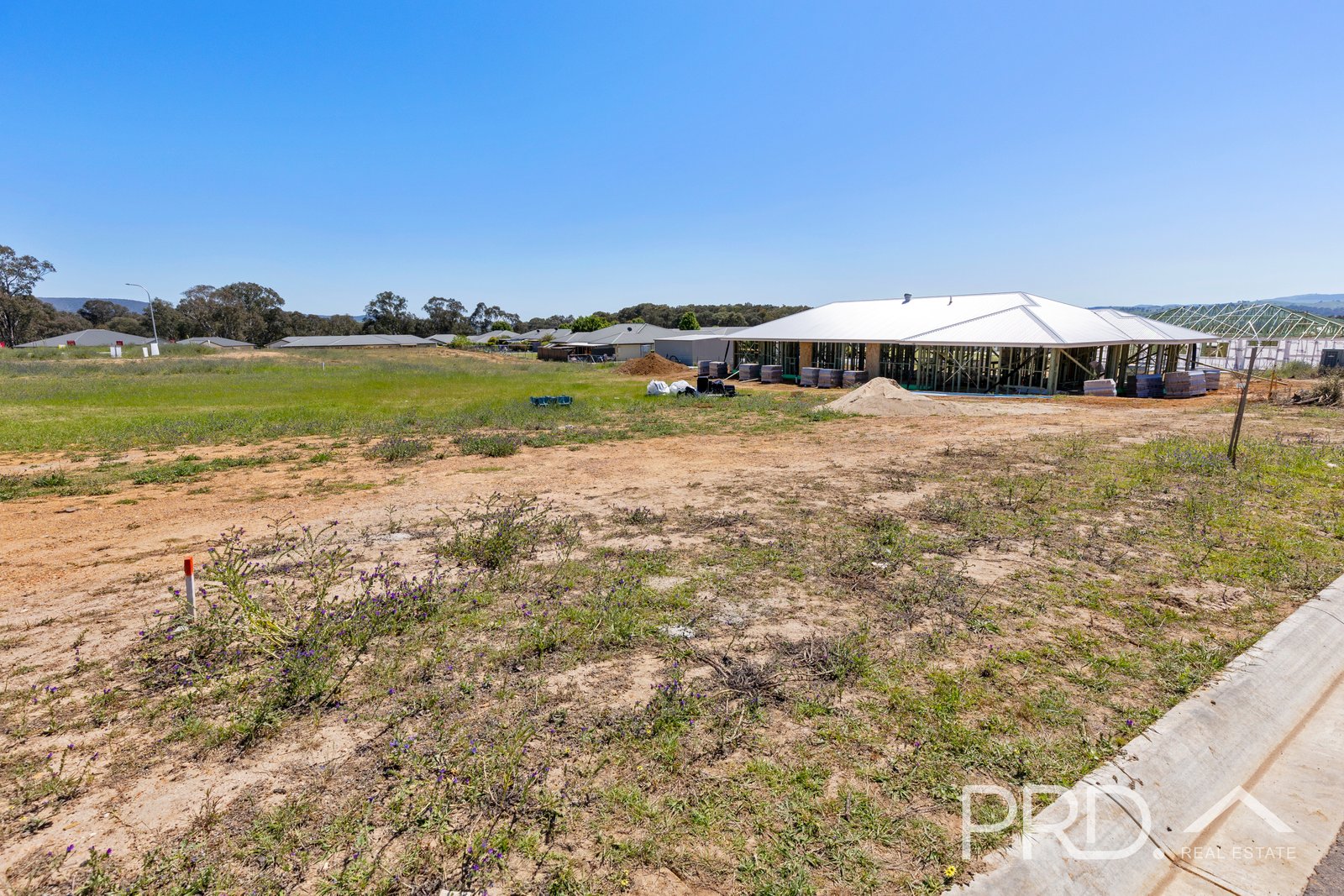 18 Weeden Place TUMUT 6
