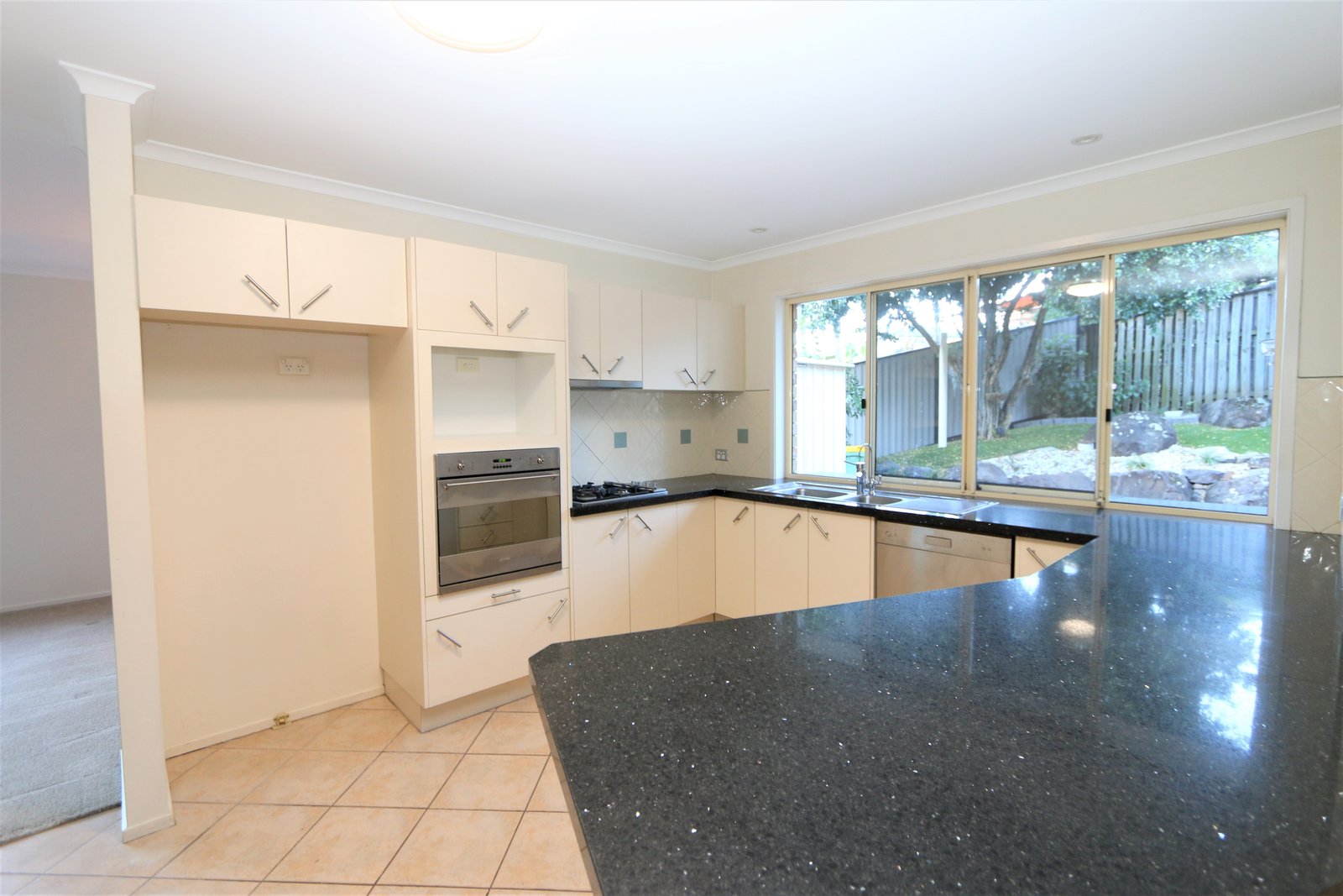 18 White Cap Close PACIFIC PINES 5