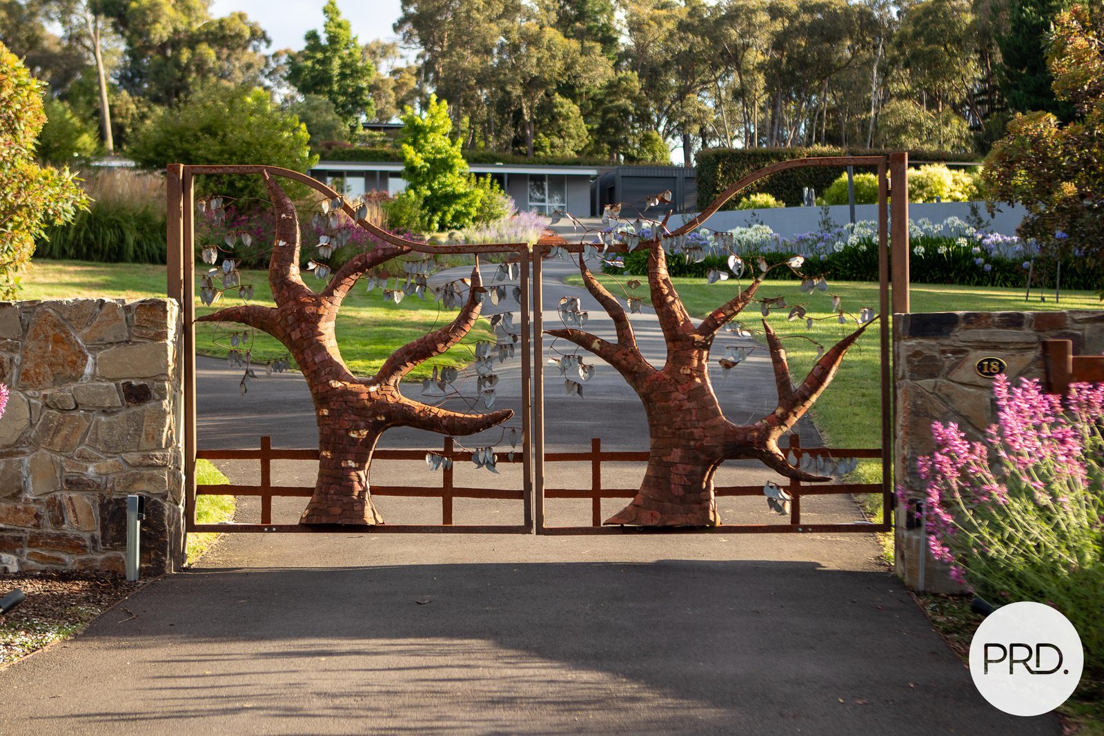 18 White Hills Road CRESWICK 1