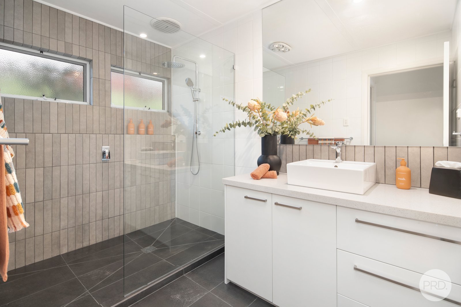 18 White Hills Road CRESWICK 9