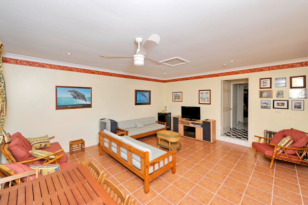 18 Windward Close CORLETTE 8