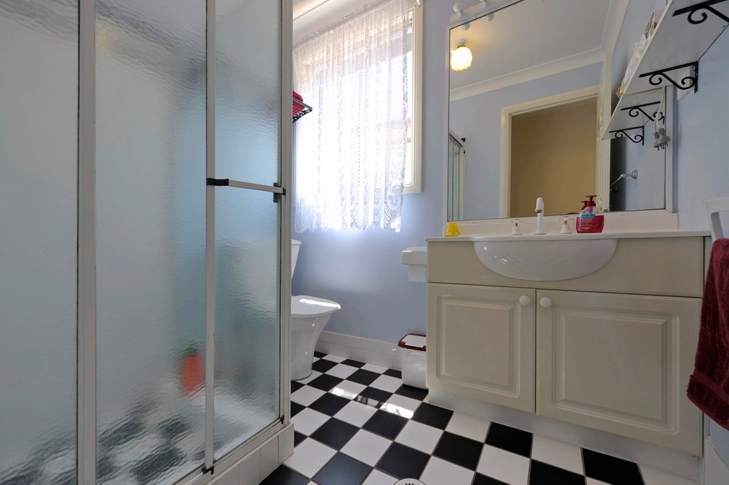 18 Windward Close CORLETTE 11