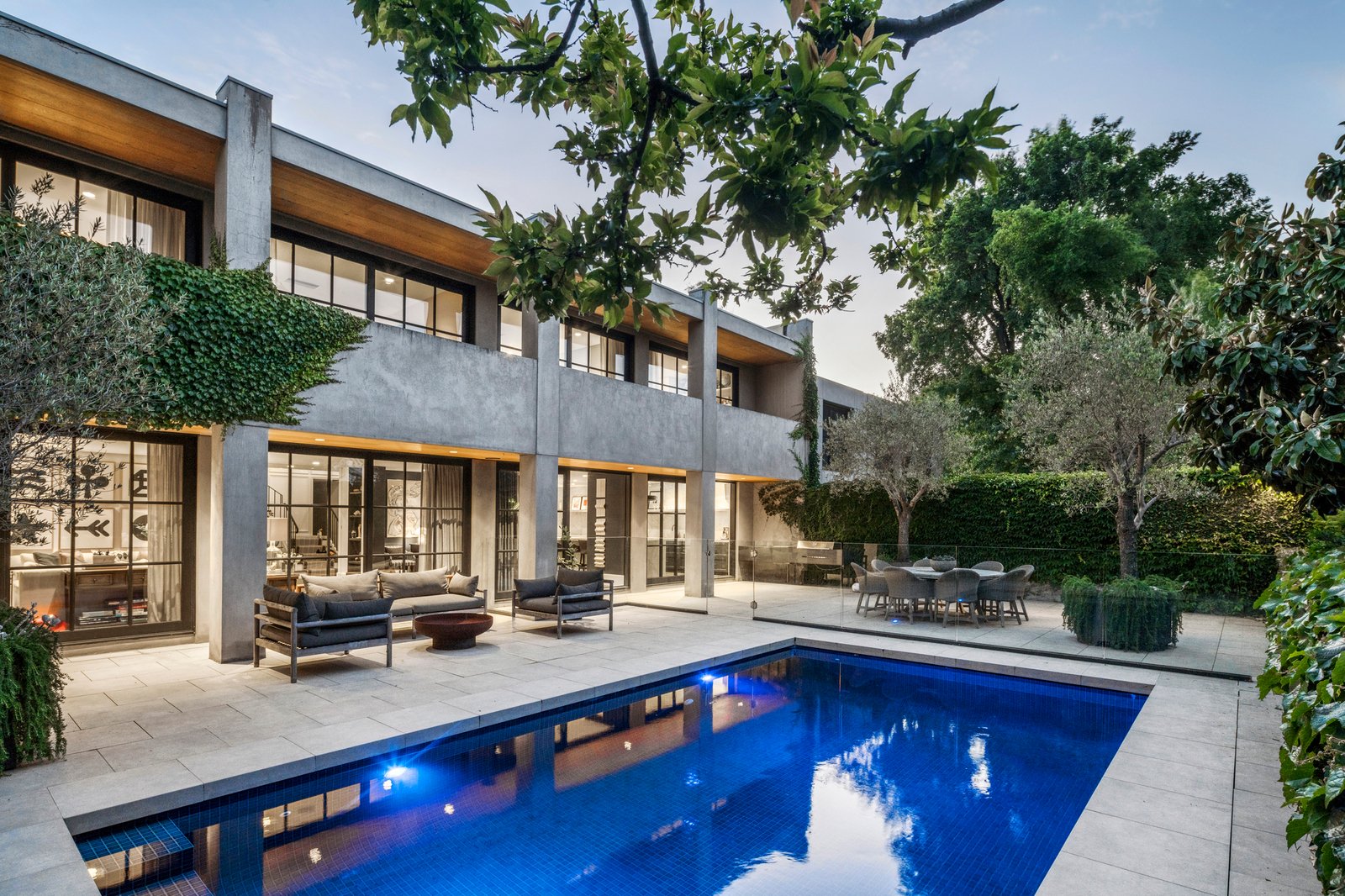 18 Winifred Crescent, Toorak, 3142