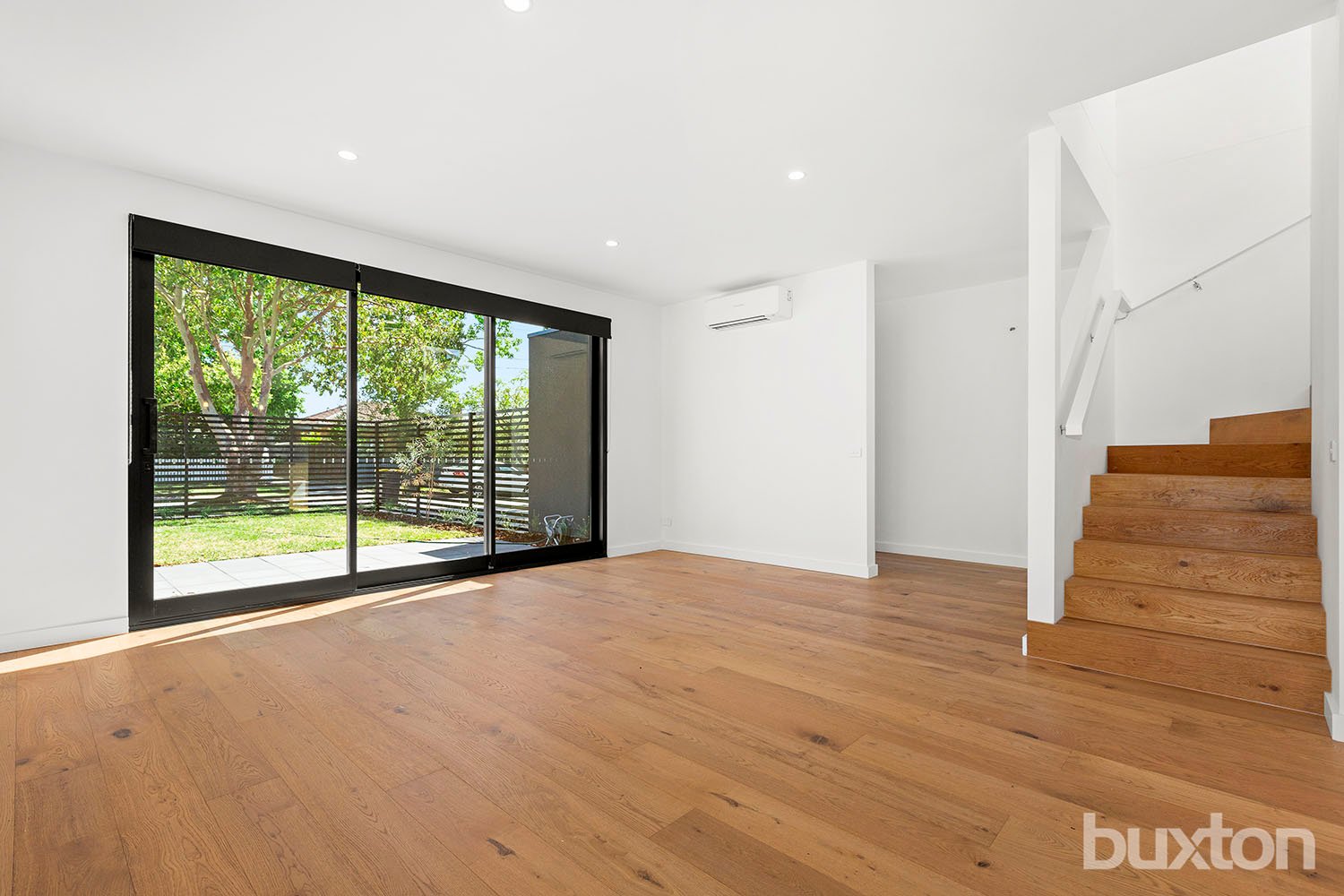 Gallery: 1/8 Winsome Street