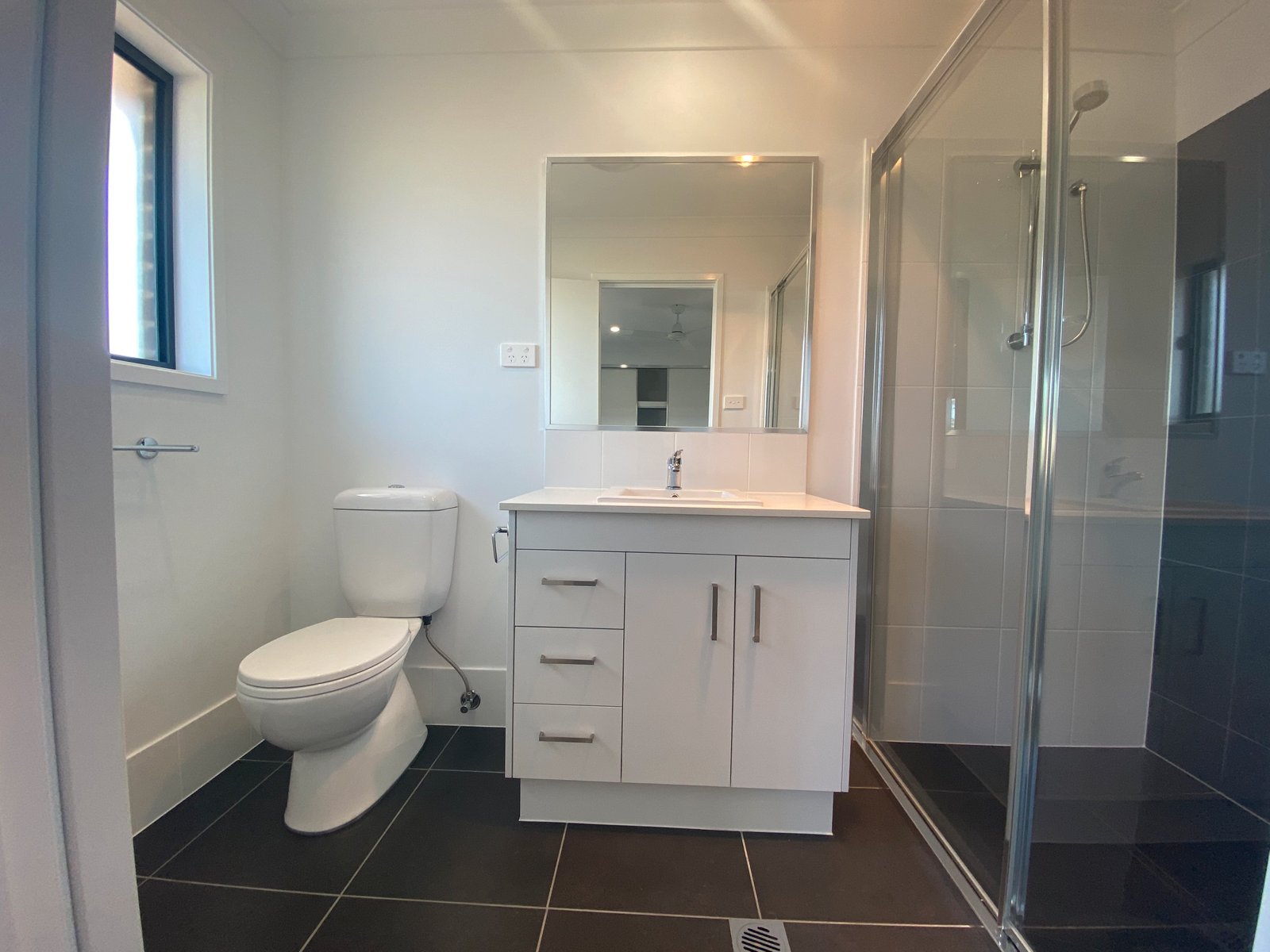 1/8 Wyla Street Bellbird 6