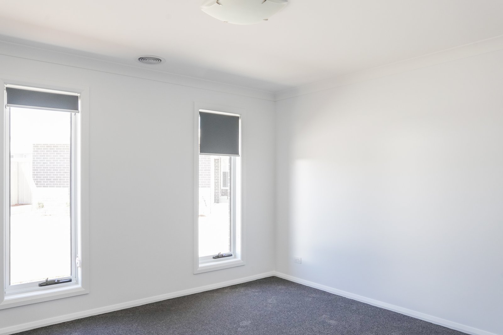 1/8 Wylie Court BOOROOMA 4