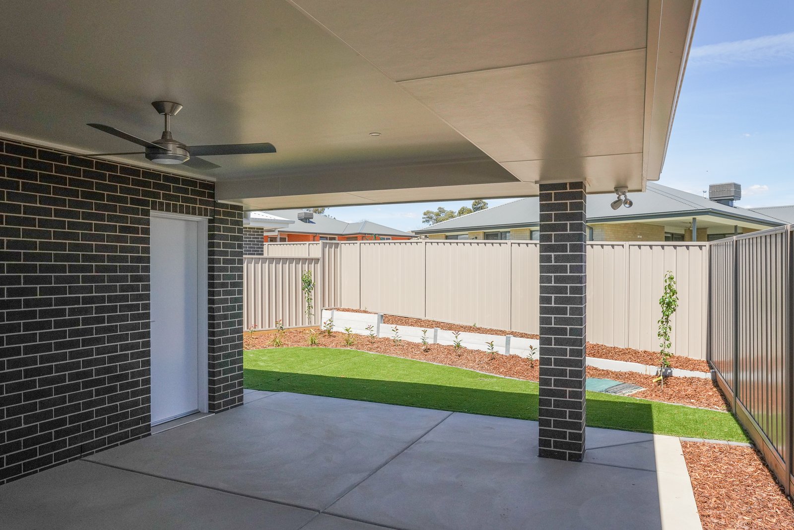 1/8 Wylie Court BOOROOMA 10