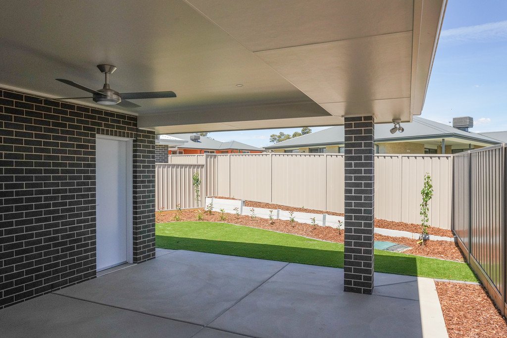 1/8 Wylie Court BOOROOMA 11