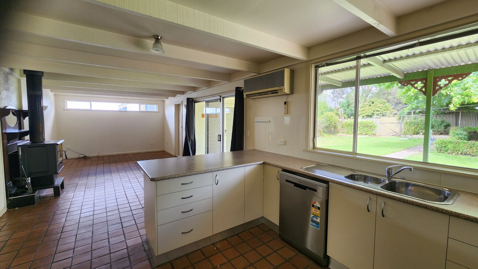 180 Adelong Road TUMUT 4