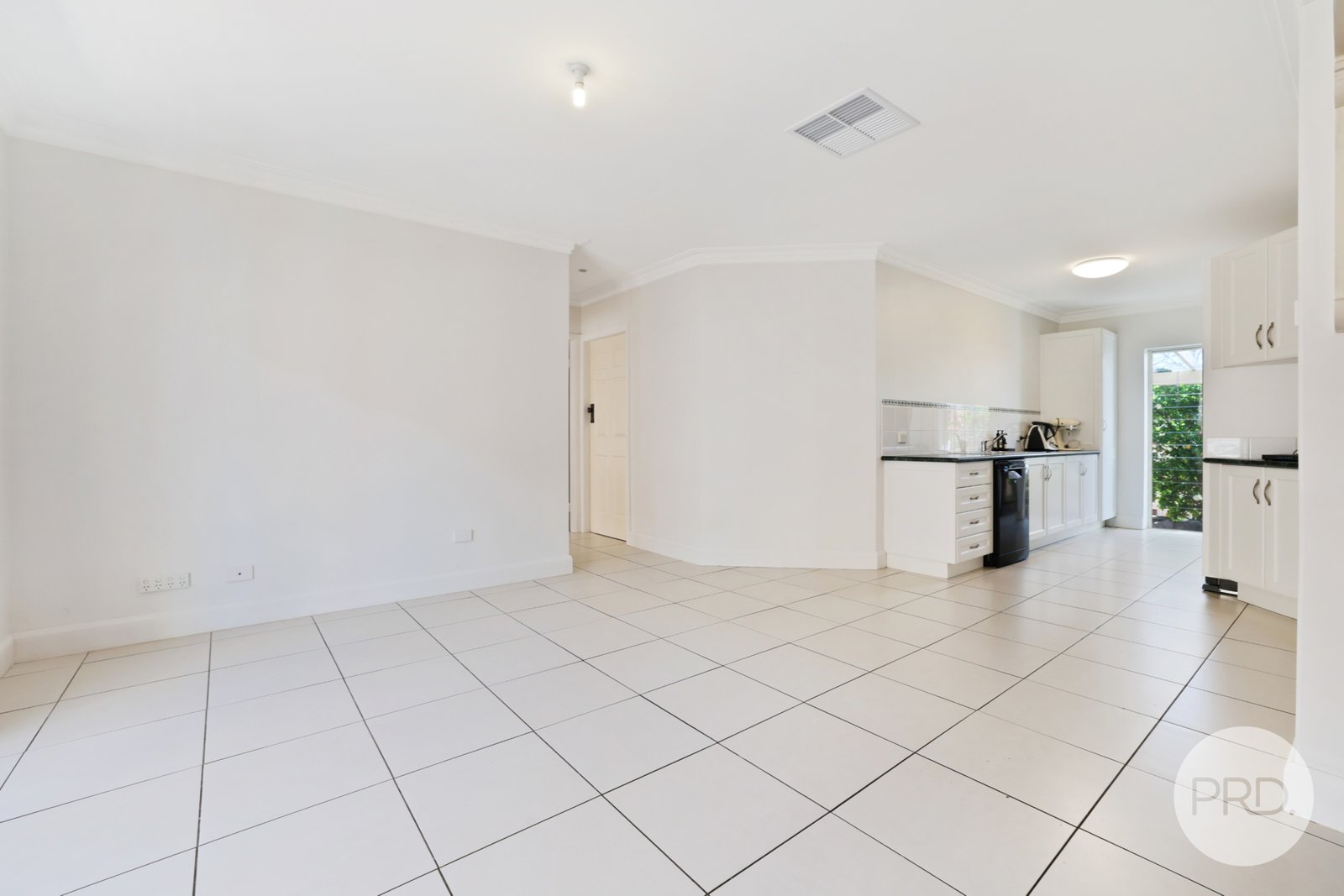 180 Carthage Street TAMWORTH 13