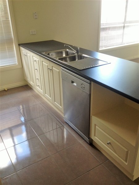 1/80 Condon Street KENNINGTON 3