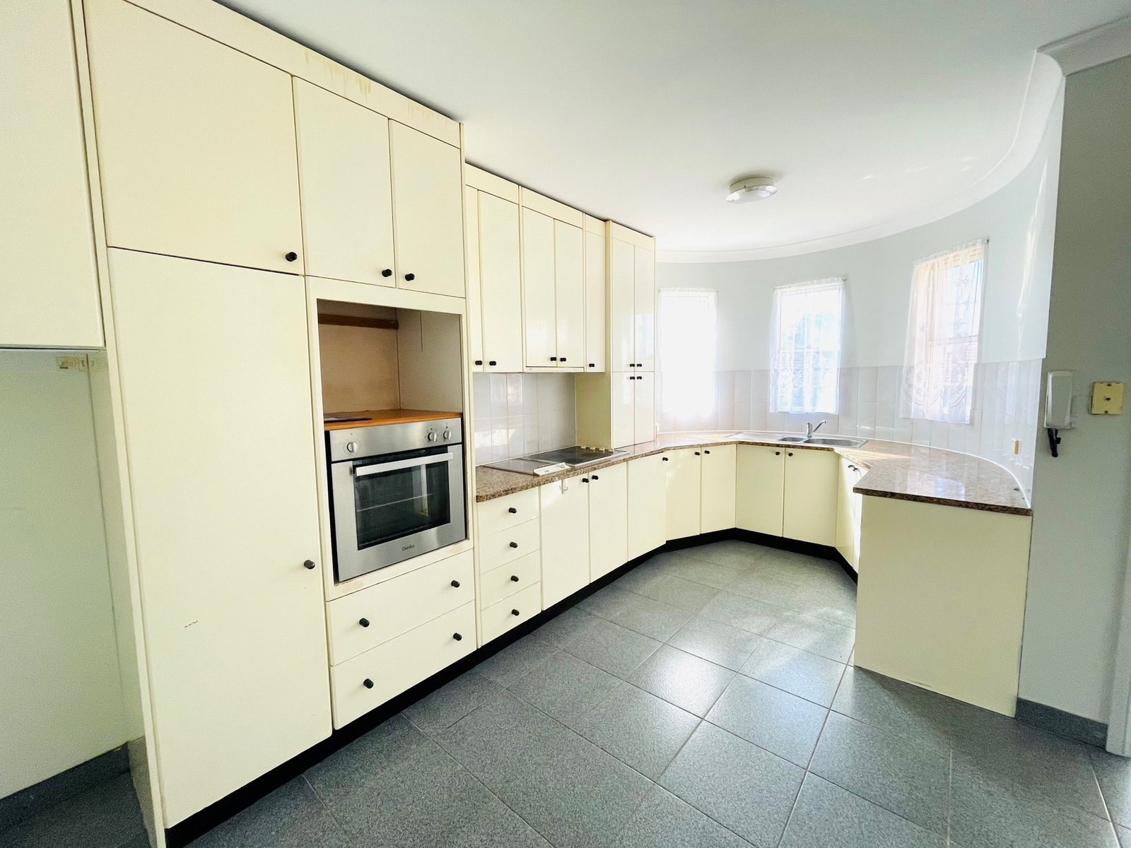 1/80 Gray Street KOGARAH 2