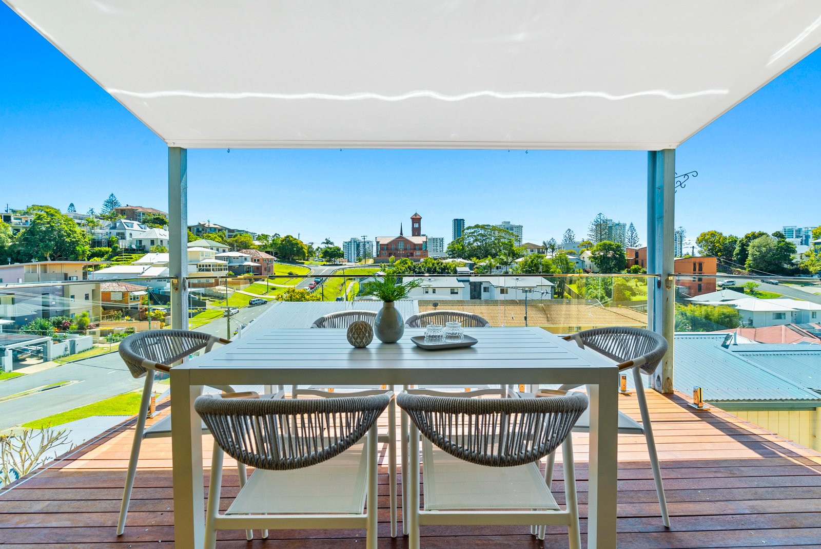 1/80 McLean Street COOLANGATTA 2