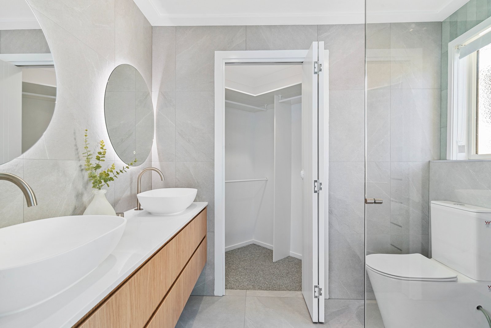 1/80 McLean Street COOLANGATTA 11