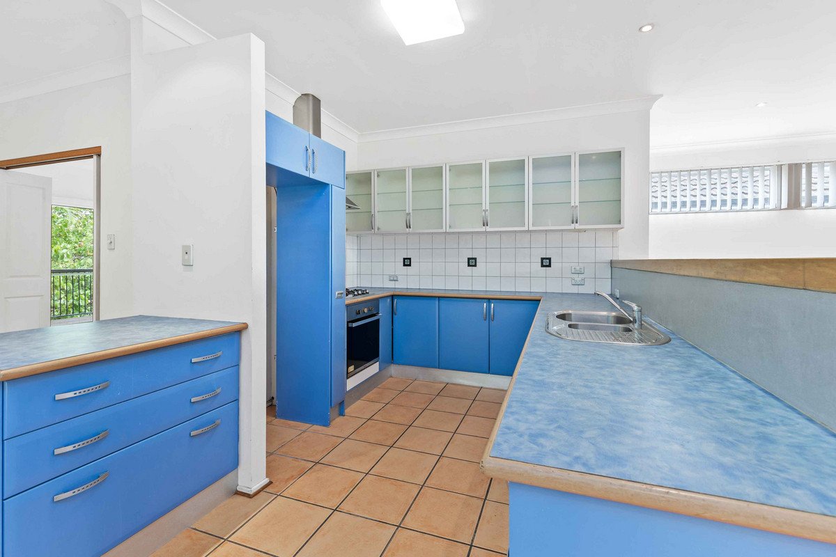 180 Ocean Parade Burleigh Heads 6