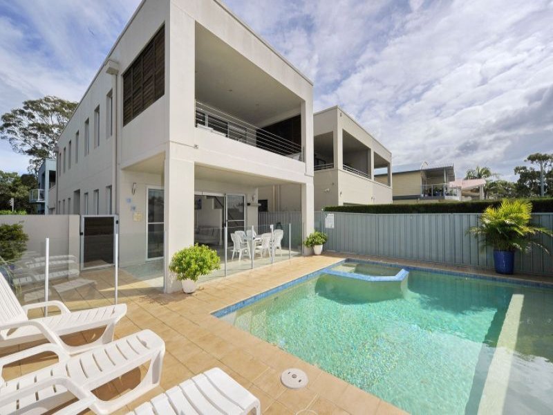 180 Soldiers Point Road SALAMANDER BAY 1