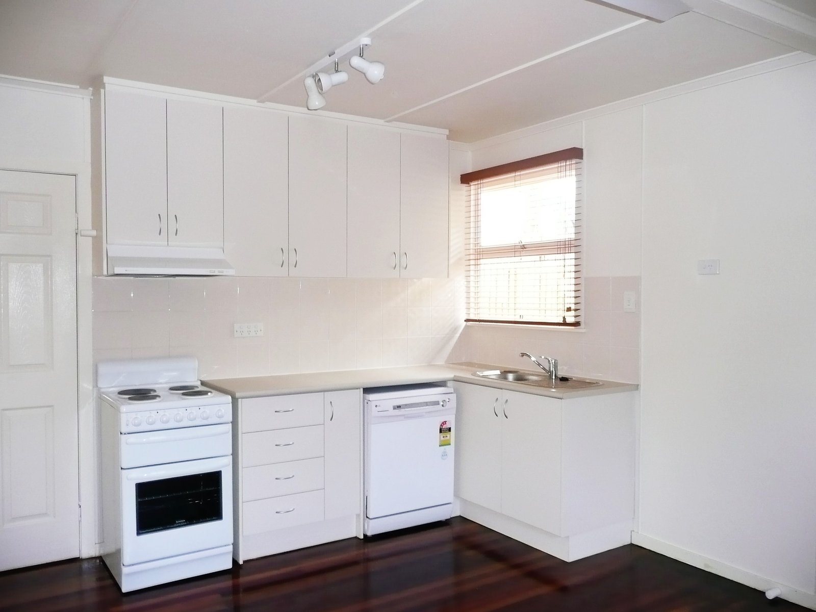 1/80 Tabilban Street BURLEIGH HEADS 3